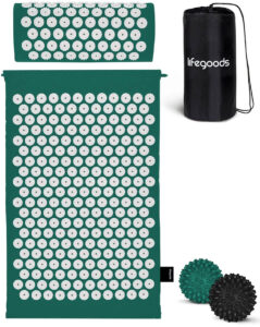 LifeGoods budgetvriendelijke acupressuur mat met nekkussen en draagtas voor beginners en ontspanning."